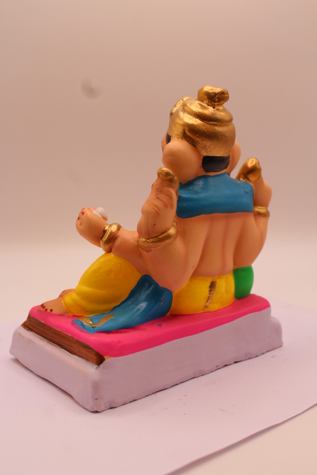 Eco-Friendly Ganesh Visarjan Idol – Blue Khes & Yellow Dhoti, Pink Cushion, ~6 inch