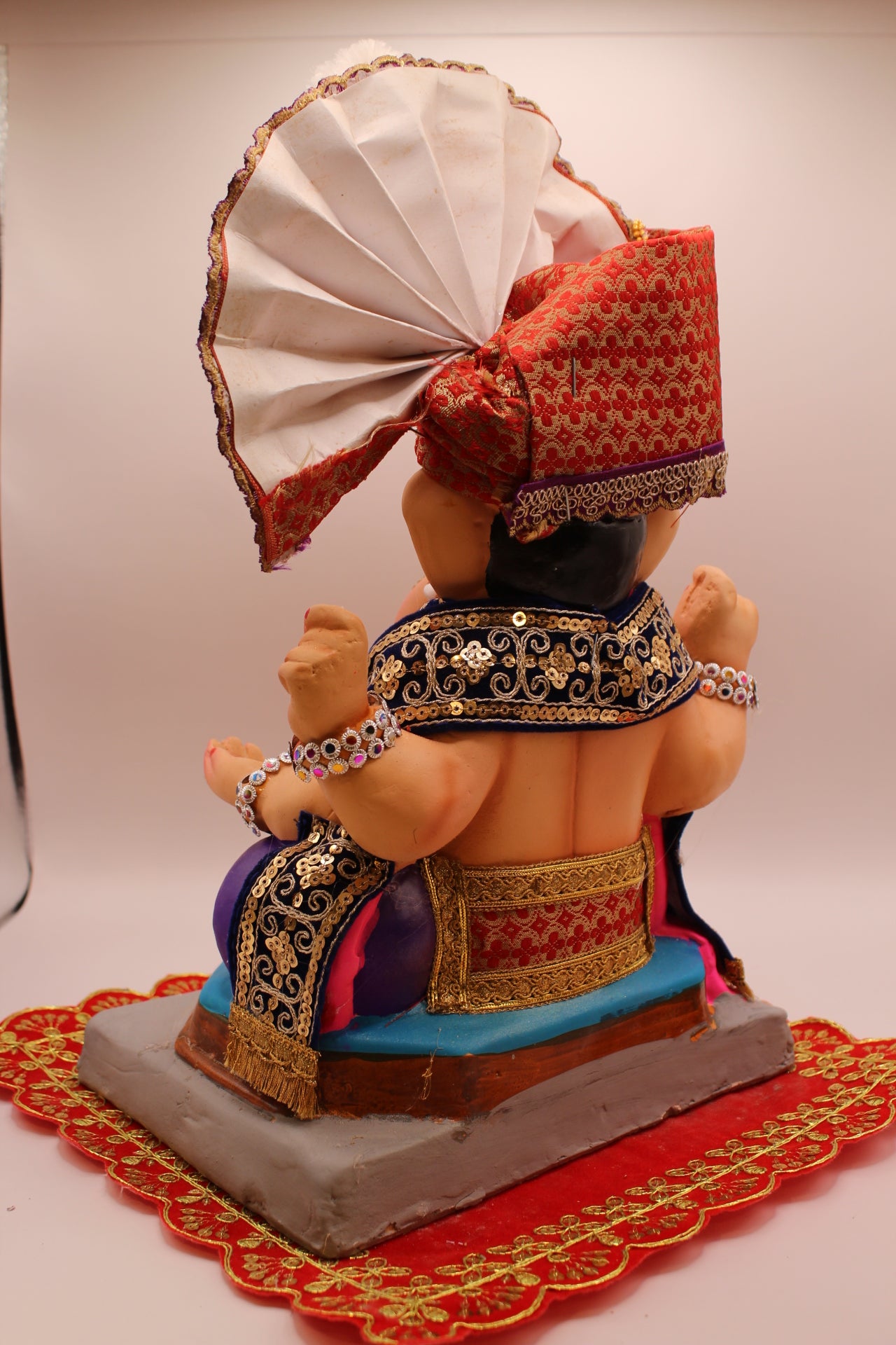 Eco-Friendly Ganesh Visarjan idol, Full Safa Set Red Brocade & Navy Khes, back view