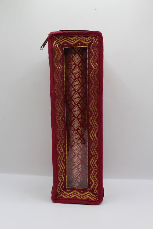 Maroon bangle box with 1 roll – closed