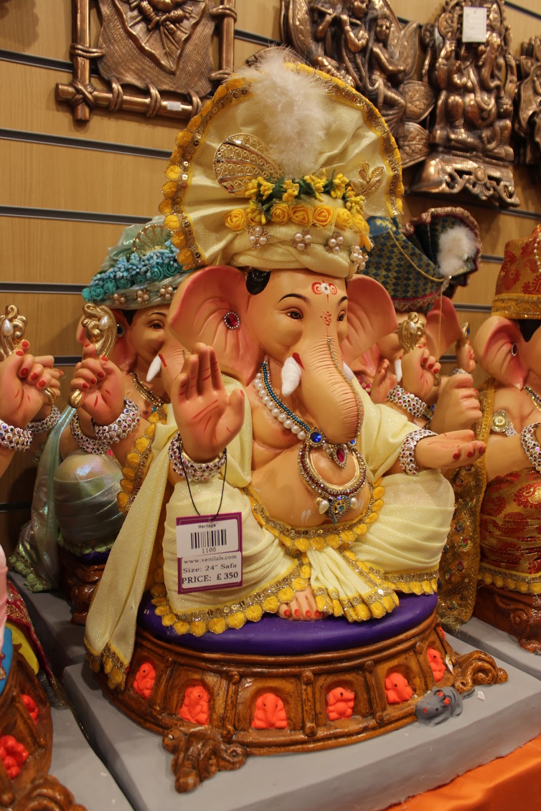 Eco-Friendly Ganesh Visarjan idol, Pale Yellow Sparkle, close-up