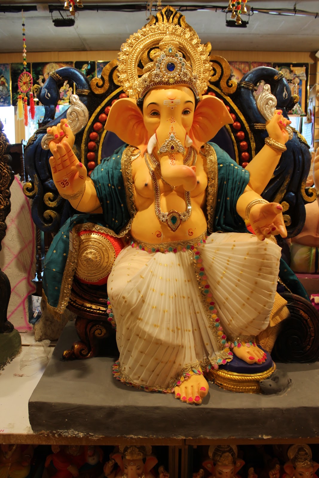 POP Ganesh Visarjan Idol – Ivory & Teal with Blue Peacock Throne, ~4.5ft