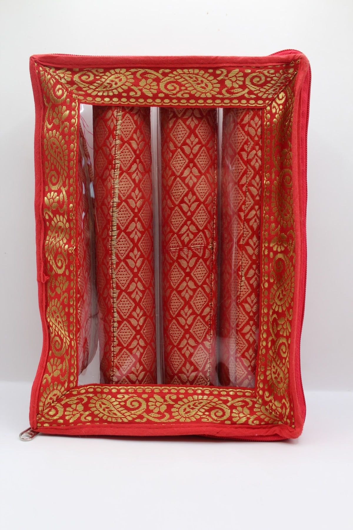 Red bangle box with 3 rolls – closed