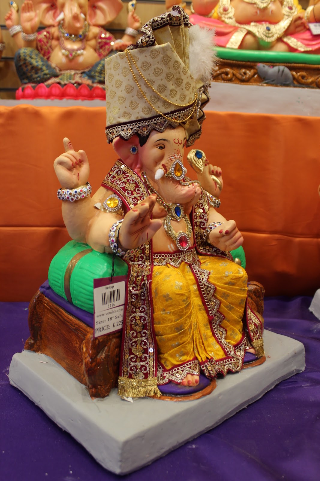 Eco-Friendly Ganesh Visarjan idol, Full Safa Set Cream & Maroon, close-up