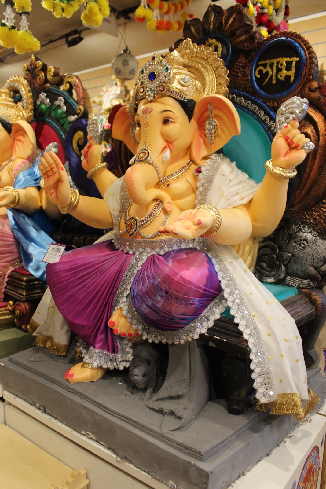 POP Ganesh Visarjan Idol – Magenta Dhoti with Ivory Gold-Fringed Shawl, ~4ft