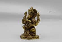 Load image into Gallery viewer, Ganesh brass statue, 1015