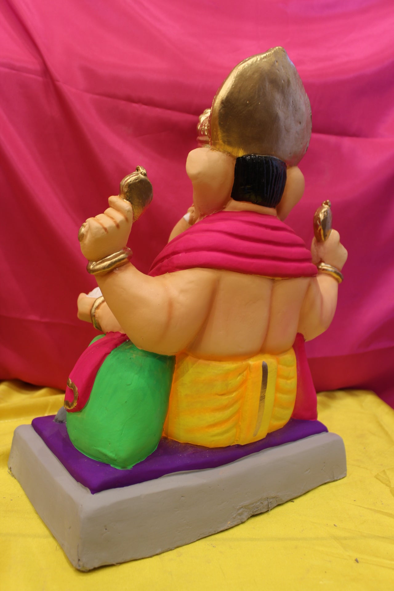 Eco-Friendly Ganesh Visarjan Idol – Yellow Dhoti & Hot Pink Khes, ~18 inch