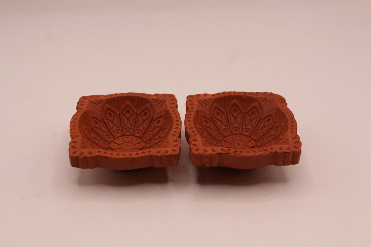 Four Face Pointed Corners clay diya, front