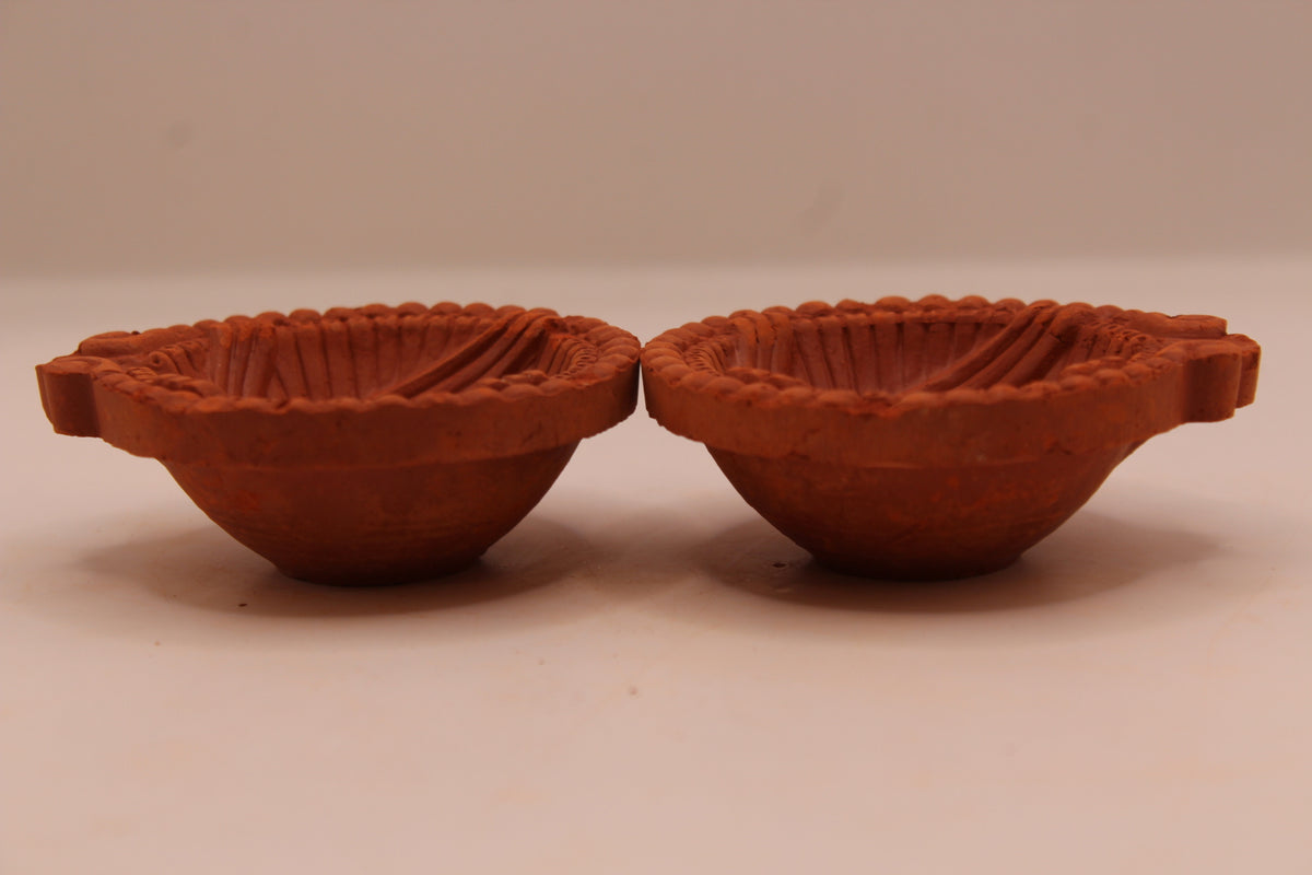 One Face Sathiya clay diya, right