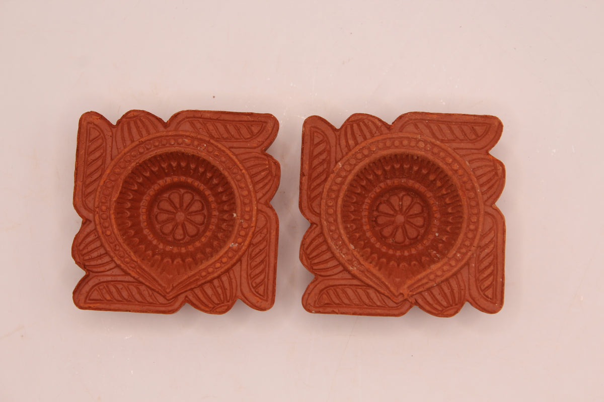 Sathiya Face Square clay diya, above
