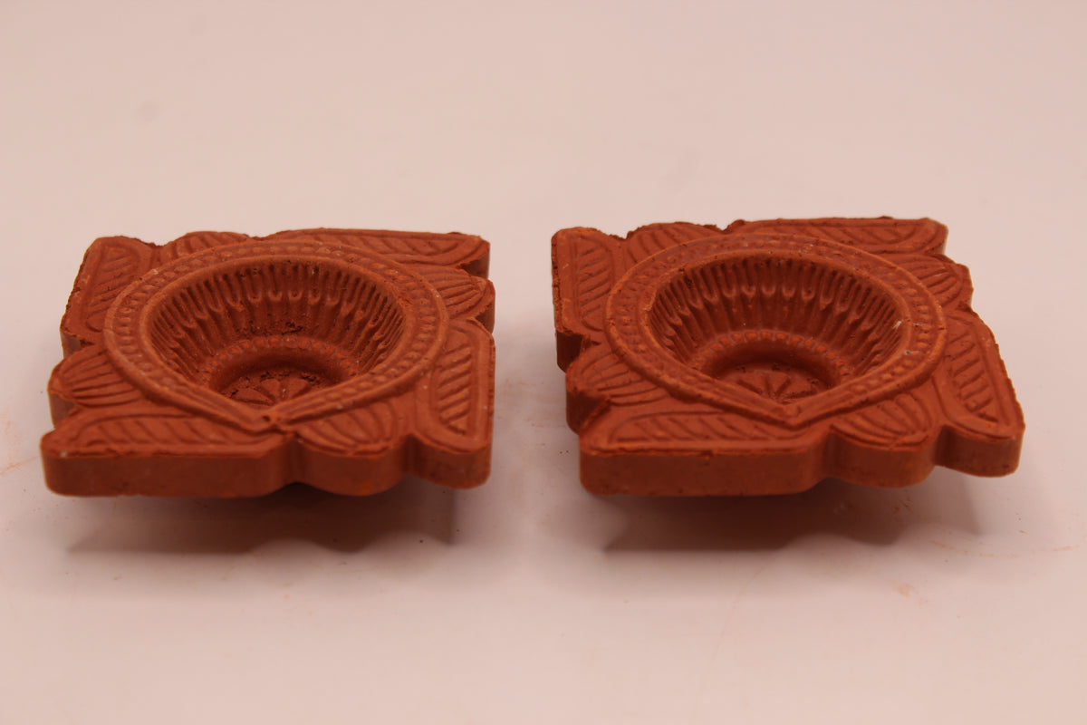 Sathiya Face Square clay diya, front