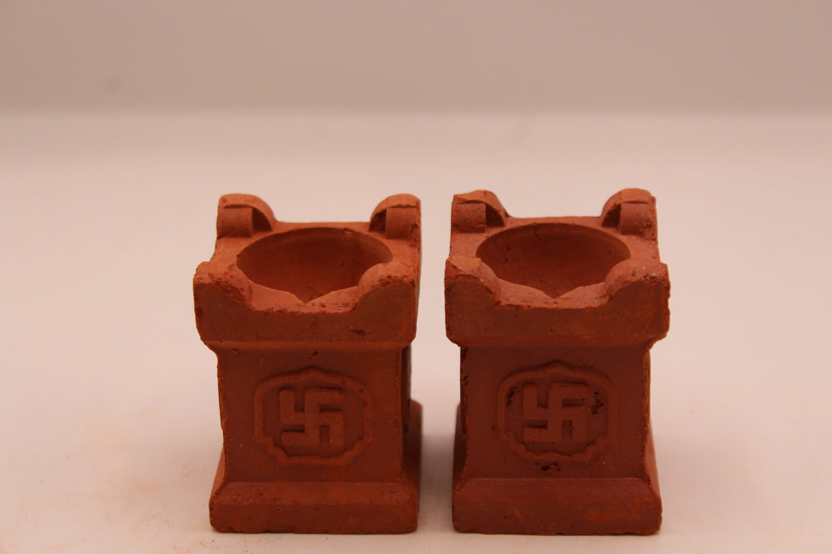 Tulsi Kyara Style clay diya, front
