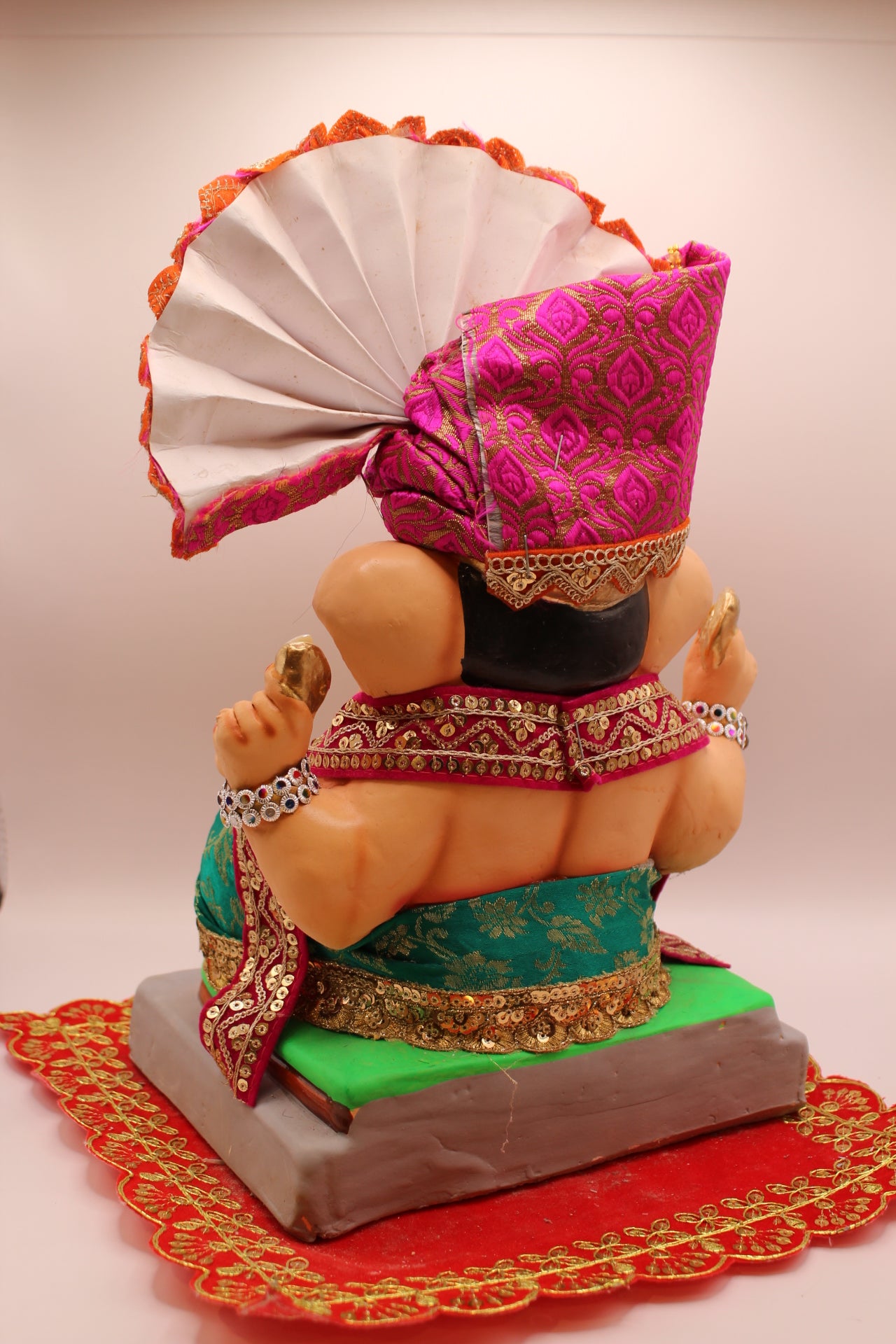 Eco-Friendly Ganesh Visarjan idol, Full Safa Set Magenta & Teal, back view