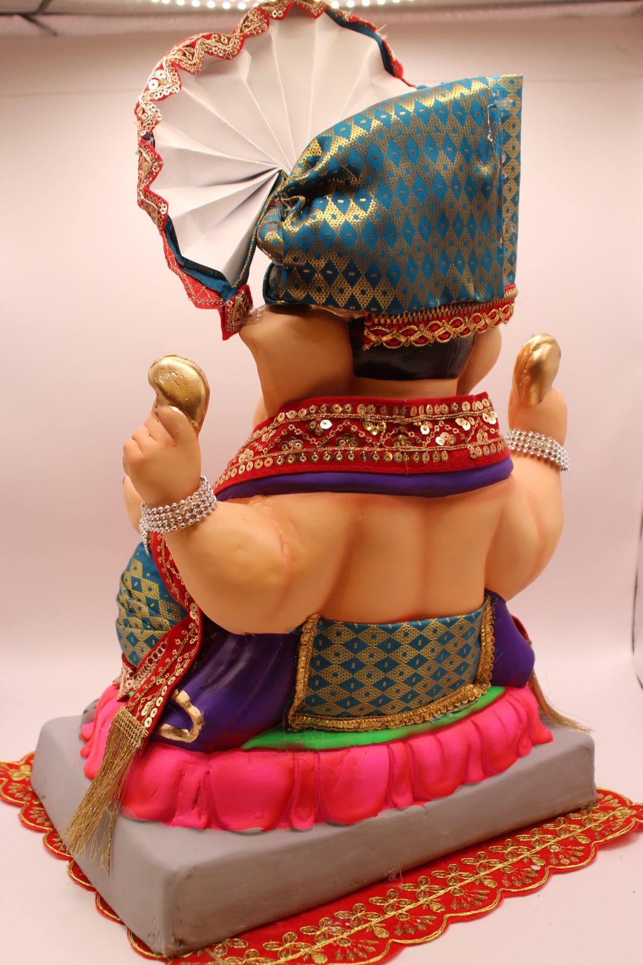 Eco-Friendly Ganesh Visarjan idol, Full Safa Set Teal & Red Velvet, back view