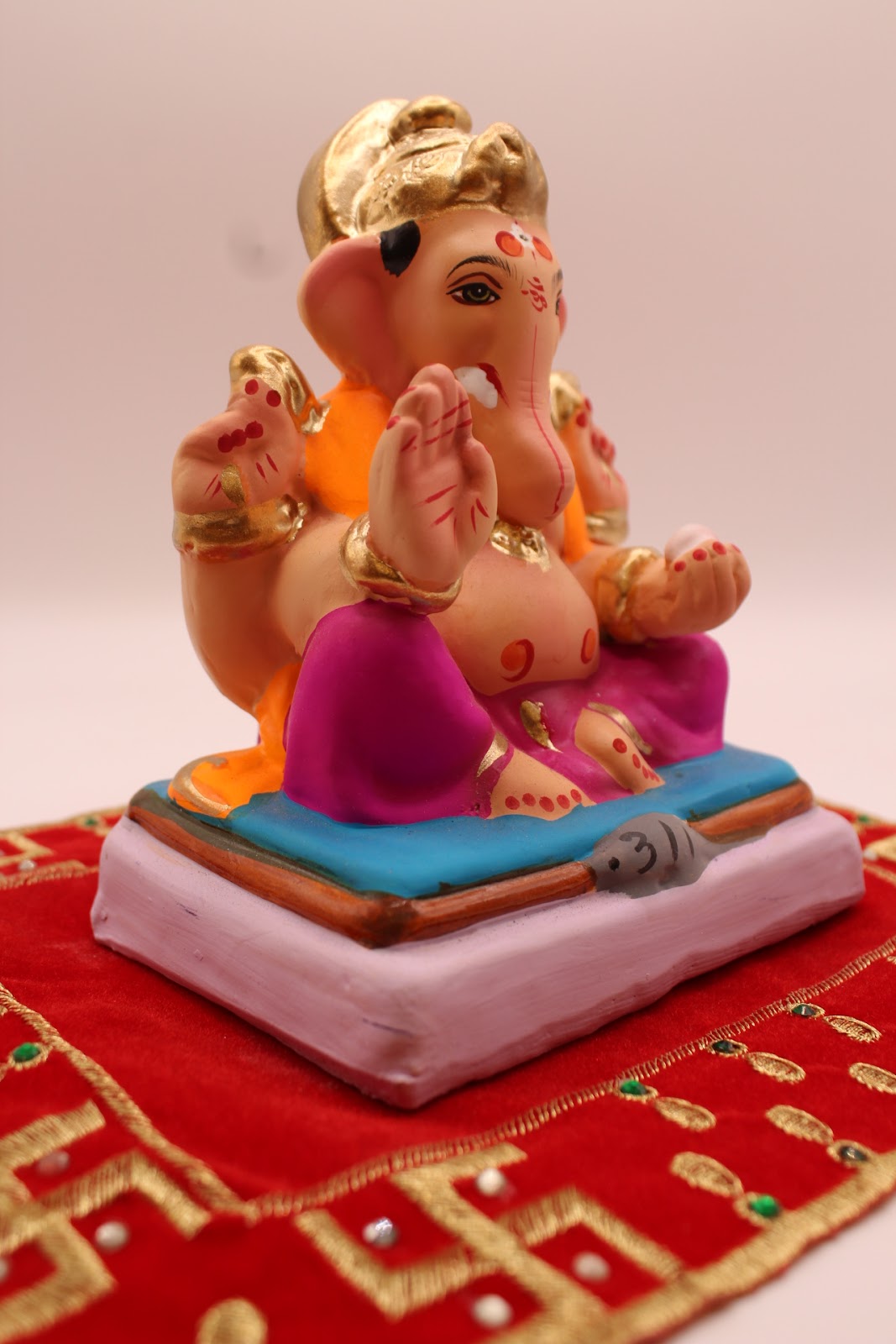 Eco-friendly 6 inch Ganesh idol, side view