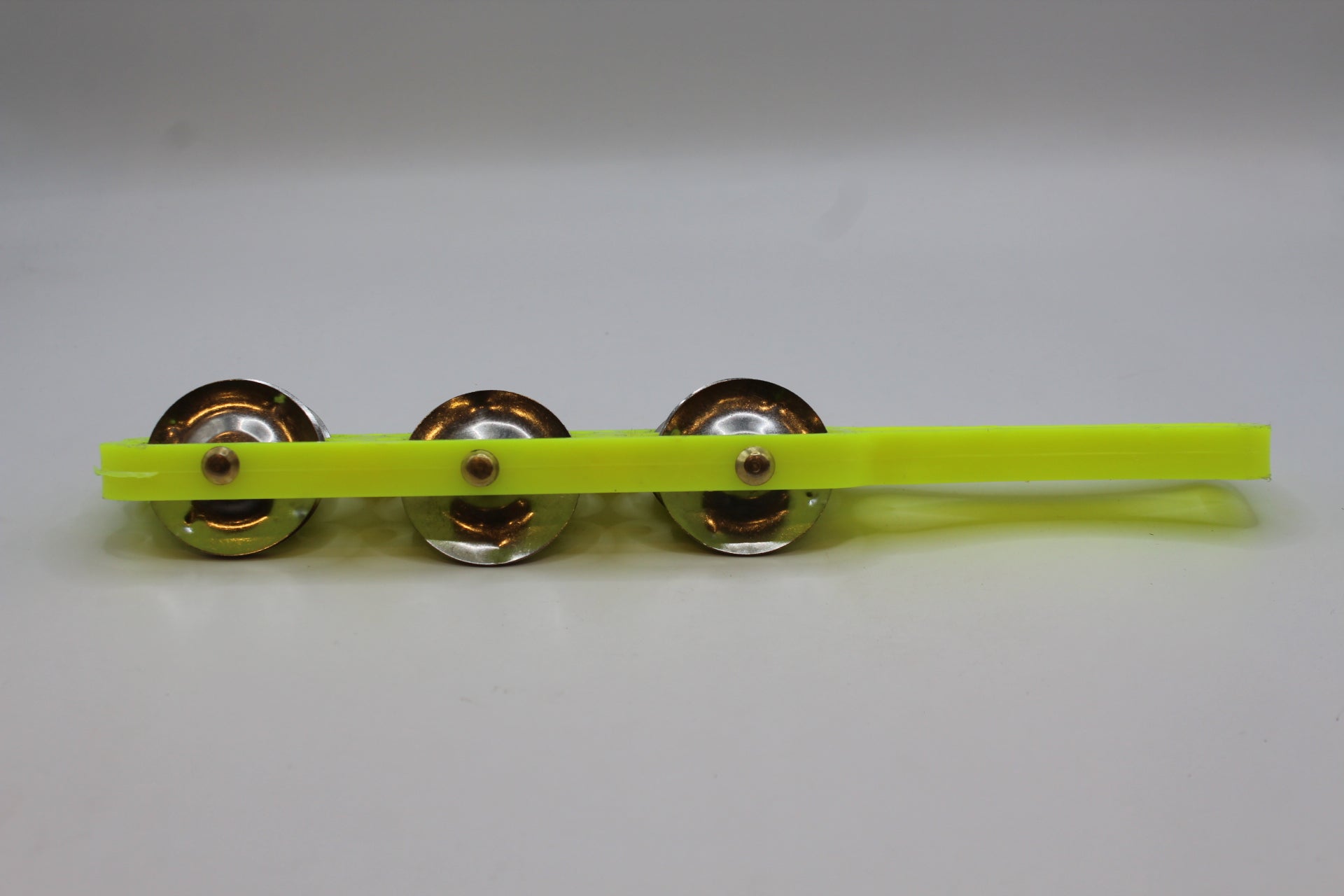 Lime kartal manjeera with handle, 27 x 5 inch — side