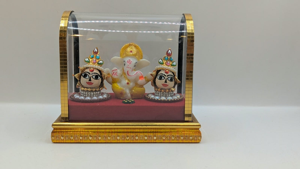 Ganesh Riddhi Siddhi gift set in clear case, front view