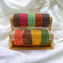 Load image into Gallery viewer, Indian Glass Bangles Set Dot Pattern Bollywood Style Wedding Favour Set Of 12
